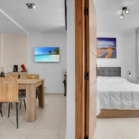 Nice Mocan, Garage, Pool, Fiber, Padel, Air Con 아파트 팔름-마르