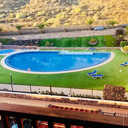 Nice Mocan, Garage, Pool, Fiber, Padel, Air Con Apartament *