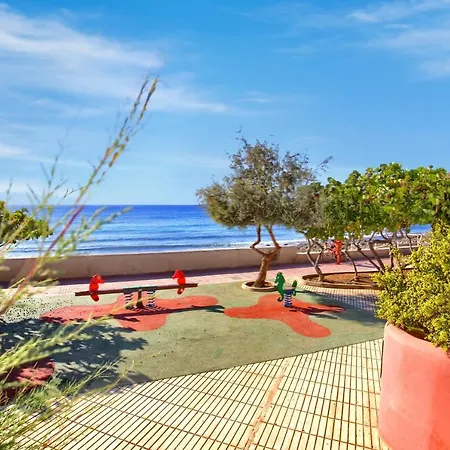 Apartment Nice Mocan, Garage, Pool, Fiber, Padel, Air Con *